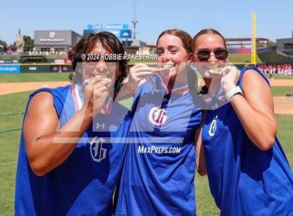 Thumbnail 1 in Lovejoy vs. Grapevine (UIL 5A Baseball Final Medal Ceremony) photogallery.