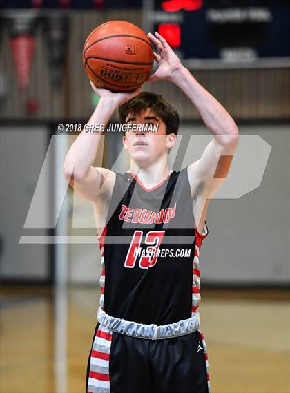 Thumbnail 1 in Lincoln vs. Redwood (Bambauer Classic) photogallery.