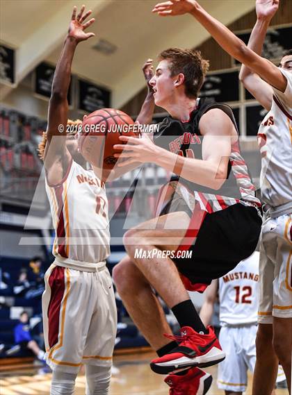 Thumbnail 2 in Lincoln vs. Redwood (Bambauer Classic) photogallery.