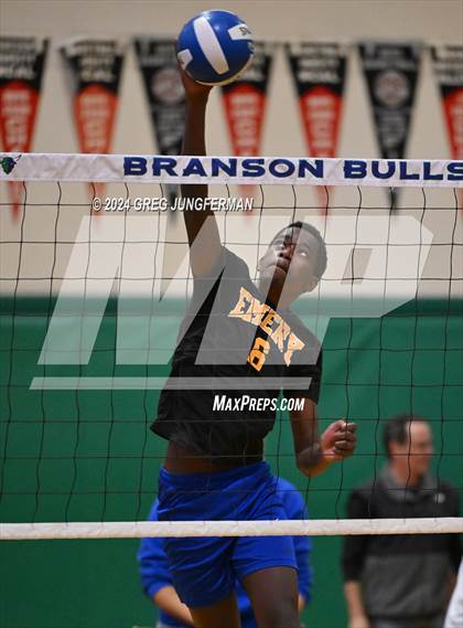 Thumbnail 1 in Emery @ Branson photogallery.