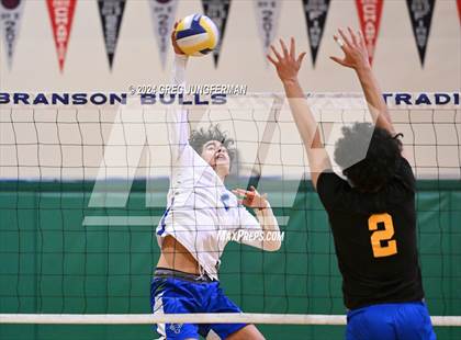 Thumbnail 2 in Emery @ Branson photogallery.