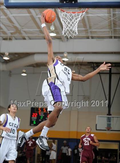Thumbnail 2 in Christian Faith Center Academy vs. West Oaks (MLK Basketball Classic) photogallery.