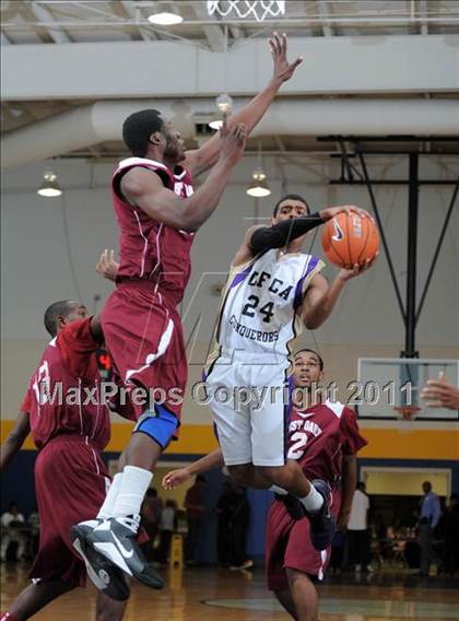 Thumbnail 2 in Christian Faith Center Academy vs. West Oaks (MLK Basketball Classic) photogallery.