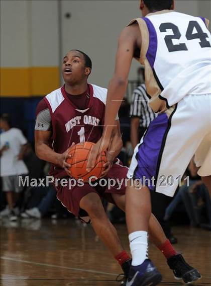 Thumbnail 2 in Christian Faith Center Academy vs. West Oaks (MLK Basketball Classic) photogallery.