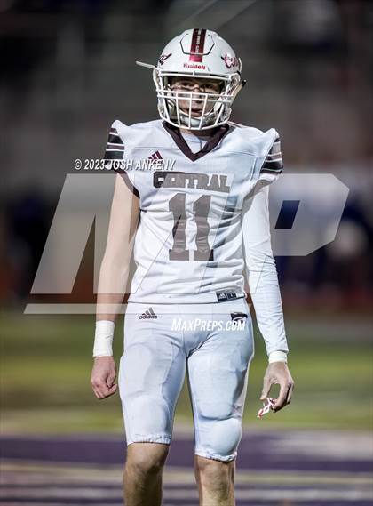 Thumbnail 3 in Central @ Dutchtown (LHSAA Division 1 Non-Select Quarterfinal) photogallery.