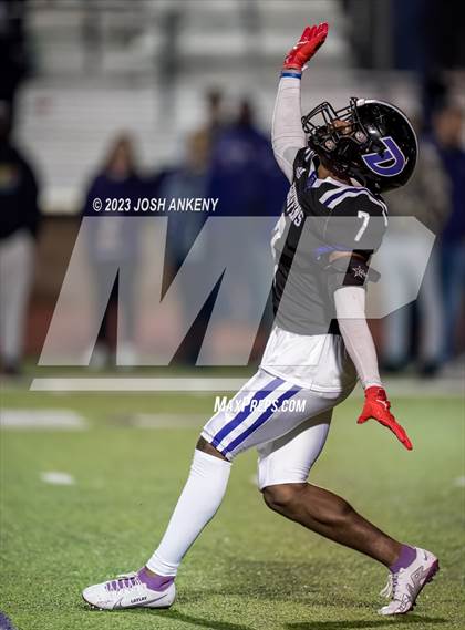 Thumbnail 1 in Central @ Dutchtown (LHSAA Division 1 Non-Select Quarterfinal) photogallery.