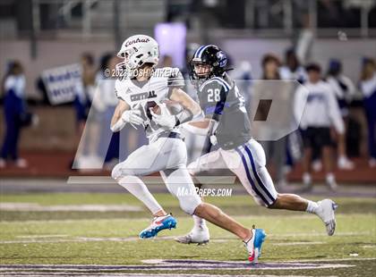 Thumbnail 2 in Central @ Dutchtown (LHSAA Division 1 Non-Select Quarterfinal) photogallery.