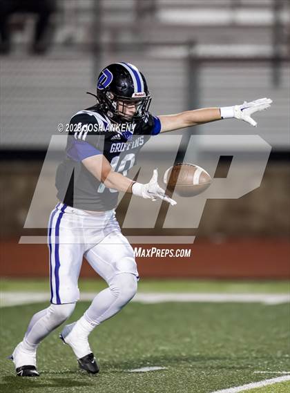 Thumbnail 1 in Central @ Dutchtown (LHSAA Division 1 Non-Select Quarterfinal) photogallery.