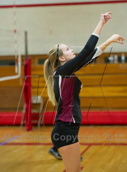 Thumbnail 3 in Bear River vs. Hilmar (Varsity Stockton Classic) photogallery.