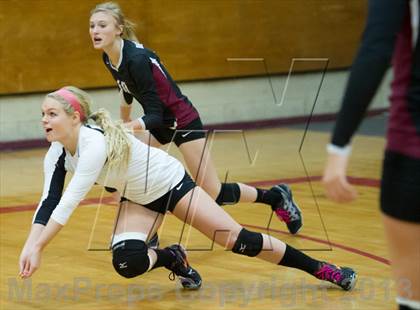 Thumbnail 2 in Bear River vs. Hilmar (Varsity Stockton Classic) photogallery.