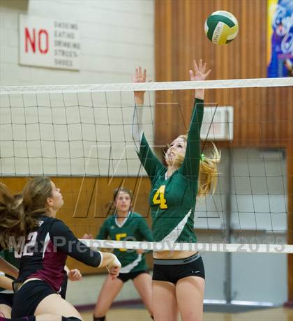 Thumbnail 1 in Bear River vs. Hilmar (Varsity Stockton Classic) photogallery.