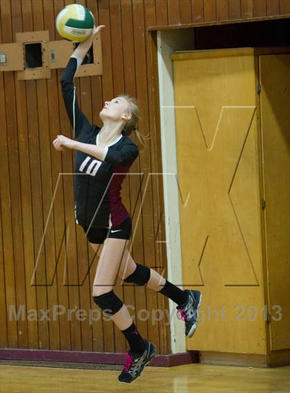 Thumbnail 3 in Bear River vs. Hilmar (Varsity Stockton Classic) photogallery.