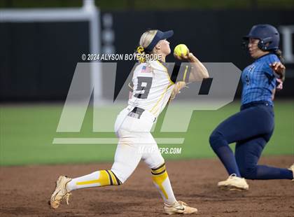 Thumbnail 3 in Kings Mountain vs South Brunswick (NCHSAA 3A Championship) photogallery.