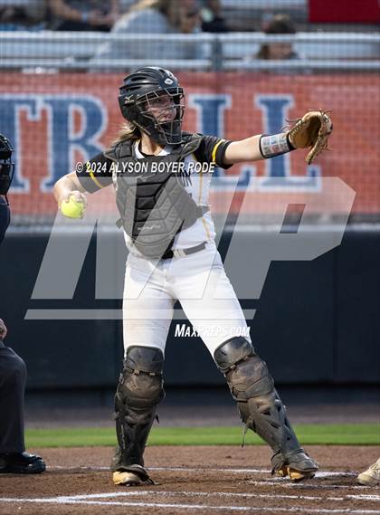 Thumbnail 2 in Kings Mountain vs South Brunswick (NCHSAA 3A Championship) photogallery.