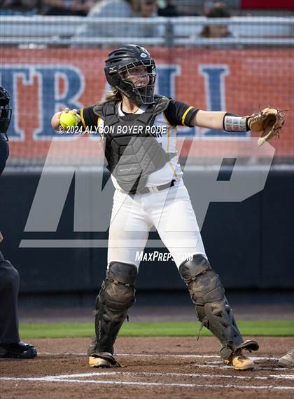 Thumbnail 3 in Kings Mountain vs South Brunswick (NCHSAA 3A Championship) photogallery.