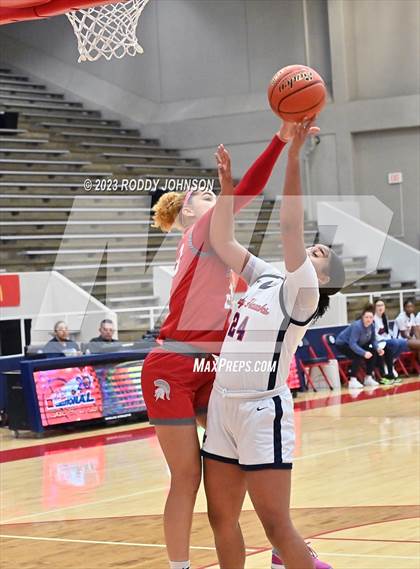 Thumbnail 2 in Hardin Jefferson vs Cypress Lake (McDonald's Texas Invitational) photogallery.