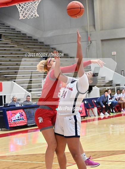 Thumbnail 3 in Hardin Jefferson vs Cypress Lake (McDonald's Texas Invitational) photogallery.