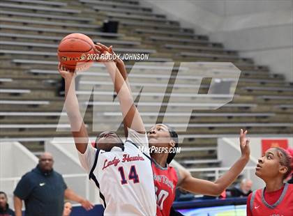 Thumbnail 1 in Hardin Jefferson vs Cypress Lake (McDonald's Texas Invitational) photogallery.
