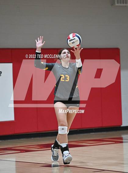 Thumbnail 3 in Salem vs. Hackett (AAA 3A State Playoffs 1st round) photogallery.