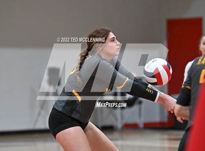 Thumbnail 3 in Salem vs. Hackett (AAA 3A State Playoffs 1st round) photogallery.