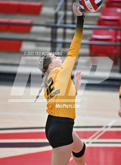 Thumbnail 1 in Salem vs. Hackett (AAA 3A State Playoffs 1st round) photogallery.