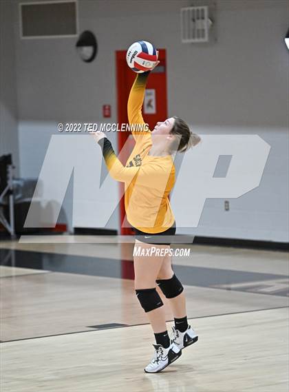 Thumbnail 3 in Salem vs. Hackett (AAA 3A State Playoffs 1st round) photogallery.