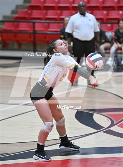 Thumbnail 3 in Salem vs. Hackett (AAA 3A State Playoffs 1st round) photogallery.