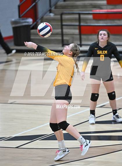 Thumbnail 3 in Salem vs. Hackett (AAA 3A State Playoffs 1st round) photogallery.