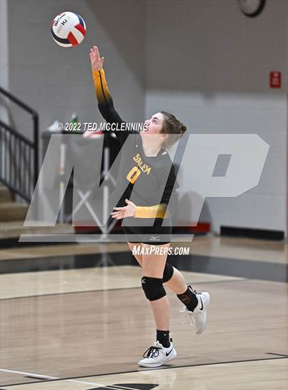 Thumbnail 2 in Salem vs. Hackett (AAA 3A State Playoffs 1st round) photogallery.