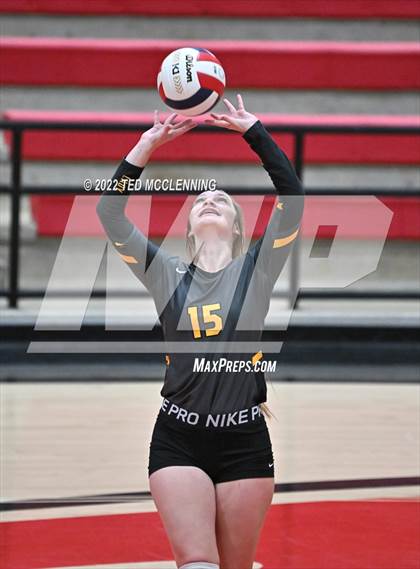 Thumbnail 2 in Salem vs. Hackett (AAA 3A State Playoffs 1st round) photogallery.