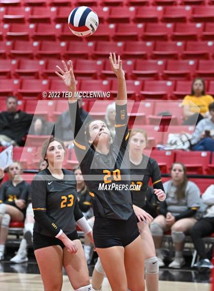 Thumbnail 2 in Salem vs. Hackett (AAA 3A State Playoffs 1st round) photogallery.