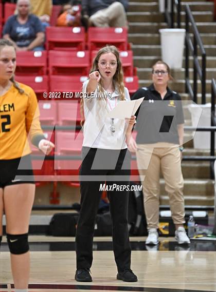 Thumbnail 2 in Salem vs. Hackett (AAA 3A State Playoffs 1st round) photogallery.