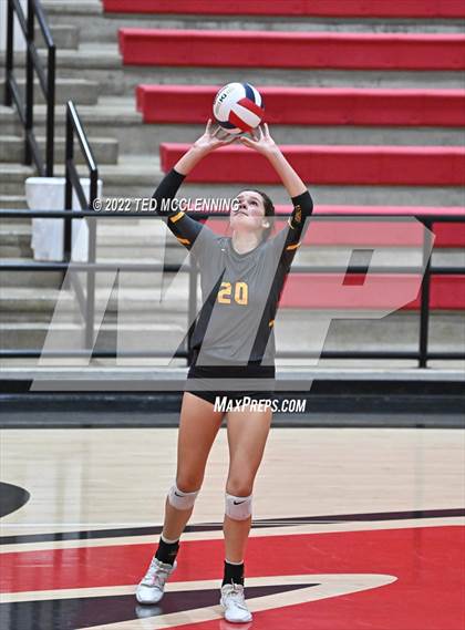 Thumbnail 2 in Salem vs. Hackett (AAA 3A State Playoffs 1st round) photogallery.