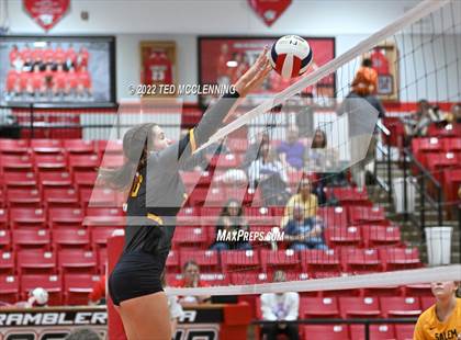 Thumbnail 3 in Salem vs. Hackett (AAA 3A State Playoffs 1st round) photogallery.