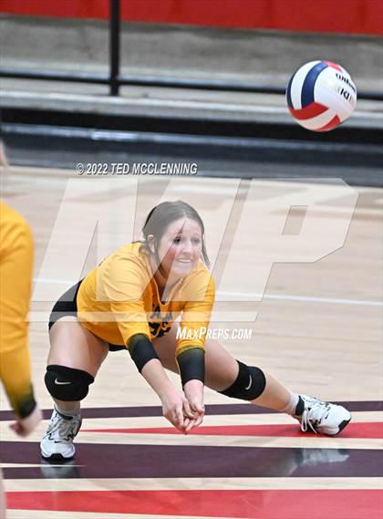 Thumbnail 3 in Salem vs. Hackett (AAA 3A State Playoffs 1st round) photogallery.