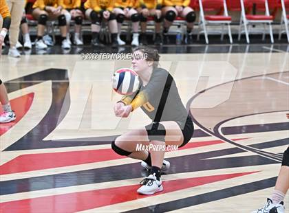 Thumbnail 2 in Salem vs. Hackett (AAA 3A State Playoffs 1st round) photogallery.