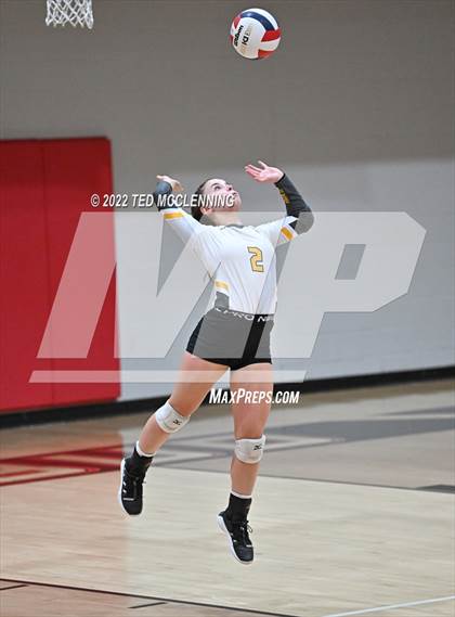 Thumbnail 2 in Salem vs. Hackett (AAA 3A State Playoffs 1st round) photogallery.