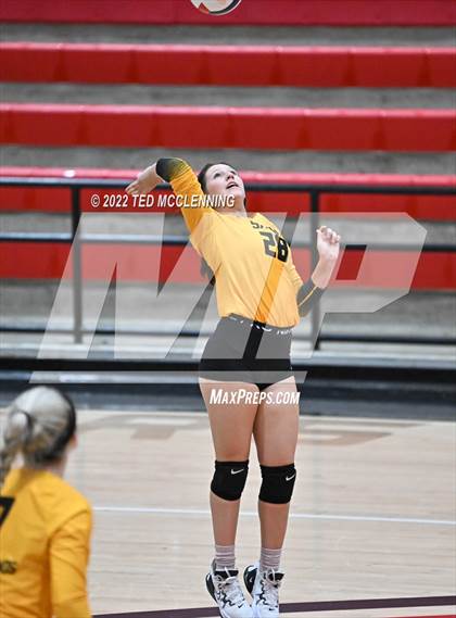 Thumbnail 2 in Salem vs. Hackett (AAA 3A State Playoffs 1st round) photogallery.