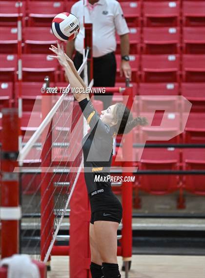 Thumbnail 1 in Salem vs. Hackett (AAA 3A State Playoffs 1st round) photogallery.