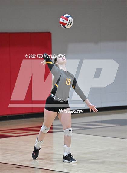 Thumbnail 3 in Salem vs. Hackett (AAA 3A State Playoffs 1st round) photogallery.