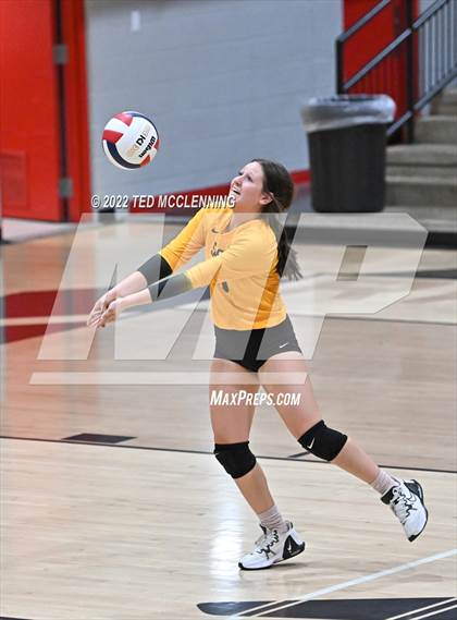 Thumbnail 1 in Salem vs. Hackett (AAA 3A State Playoffs 1st round) photogallery.