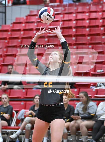 Thumbnail 3 in Salem vs. Hackett (AAA 3A State Playoffs 1st round) photogallery.