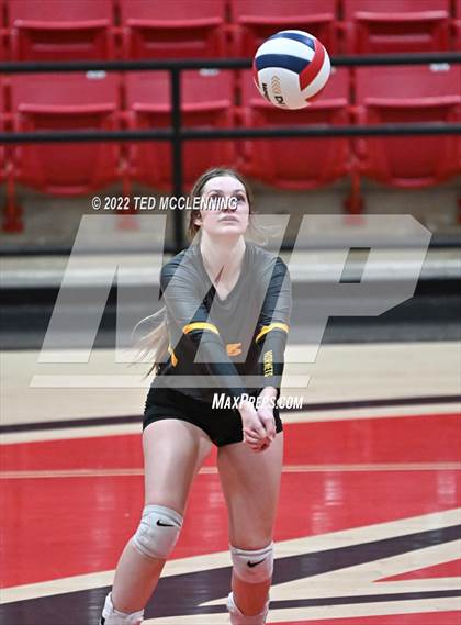 Thumbnail 3 in Salem vs. Hackett (AAA 3A State Playoffs 1st round) photogallery.