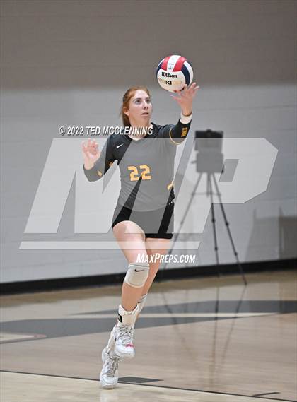 Thumbnail 1 in Salem vs. Hackett (AAA 3A State Playoffs 1st round) photogallery.