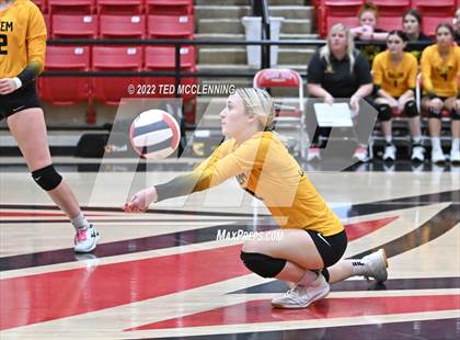 Thumbnail 1 in Salem vs. Hackett (AAA 3A State Playoffs 1st round) photogallery.