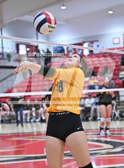 Thumbnail 3 in Salem vs. Hackett (AAA 3A State Playoffs 1st round) photogallery.