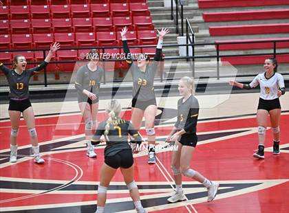 Thumbnail 1 in Salem vs. Hackett (AAA 3A State Playoffs 1st round) photogallery.