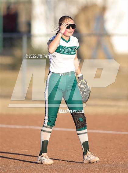 Thumbnail 1 in Maypearl @ Santo photogallery.