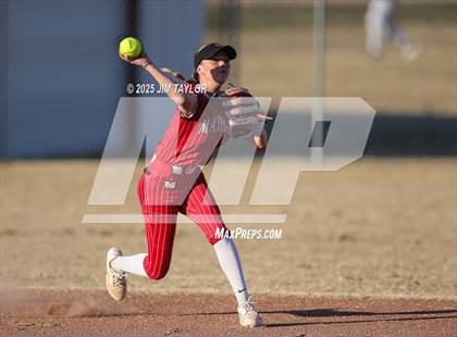 Thumbnail 2 in Maypearl @ Santo photogallery.