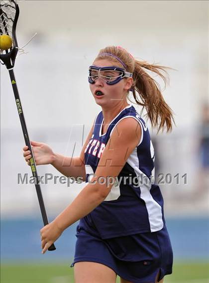 Thumbnail 1 in Estero vs. Tampa Catholic (State Playoffs) photogallery.